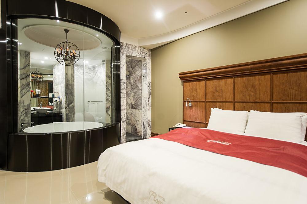 Hotel Floce Бучеон Екстериор снимка
