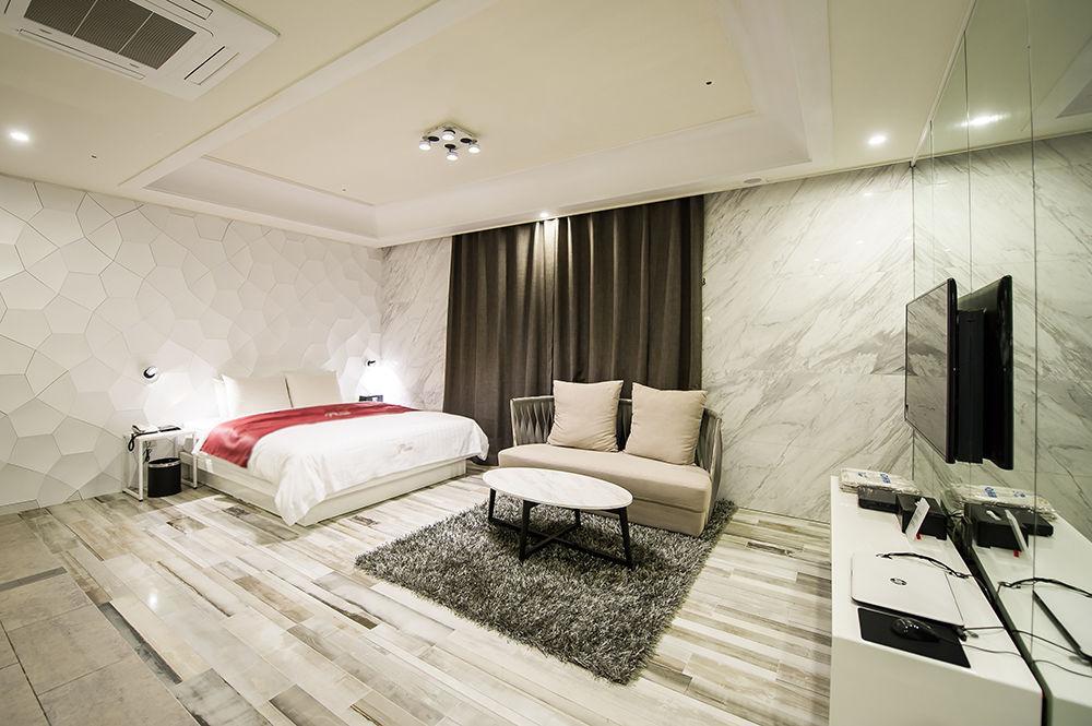 Hotel Floce Бучеон Екстериор снимка