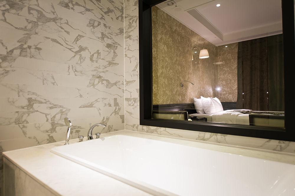 Hotel Floce Бучеон Екстериор снимка