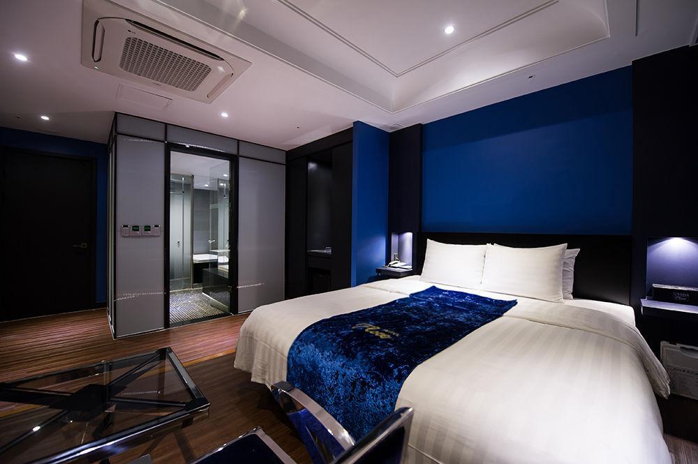 Hotel Floce Бучеон Екстериор снимка