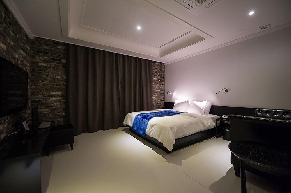 Hotel Floce Бучеон Екстериор снимка