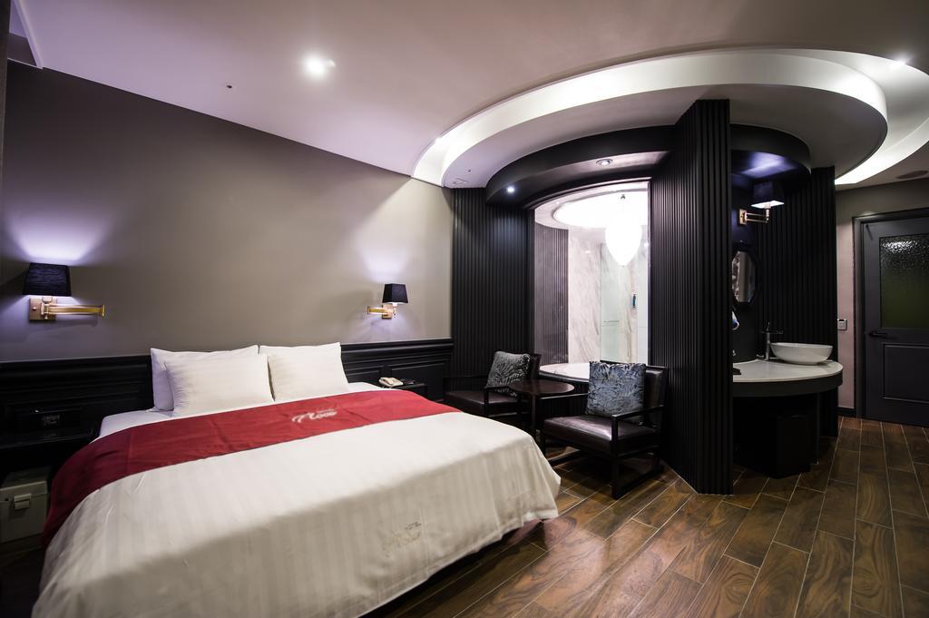 Hotel Floce Бучеон Стая снимка