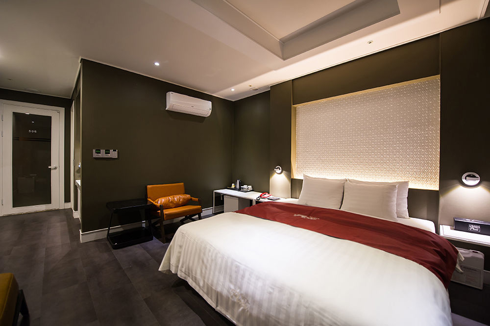 Hotel Floce Бучеон Екстериор снимка