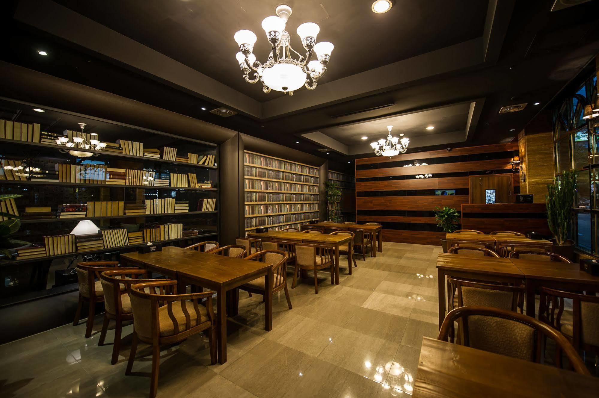 Hotel Floce Бучеон Екстериор снимка
